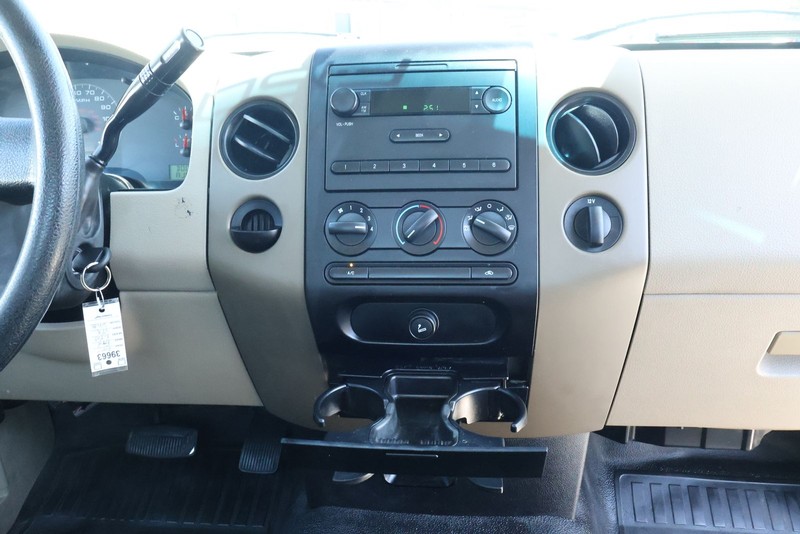 Ford F-150 Vehicle Full-screen Gallery Image 22
