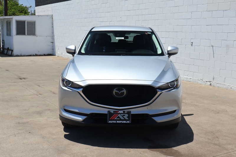 Mazda CX-5 Vehicle Full-screen Gallery Image 02