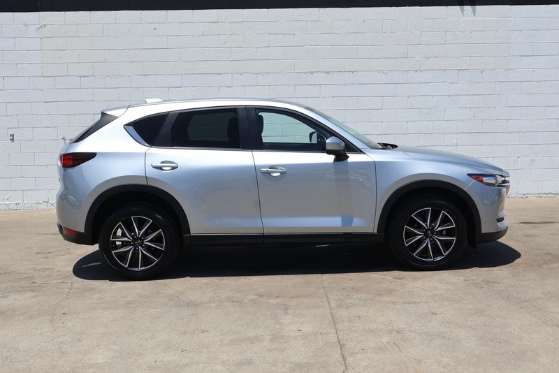 Mazda CX-5 Vehicle Full-screen Gallery Image 04