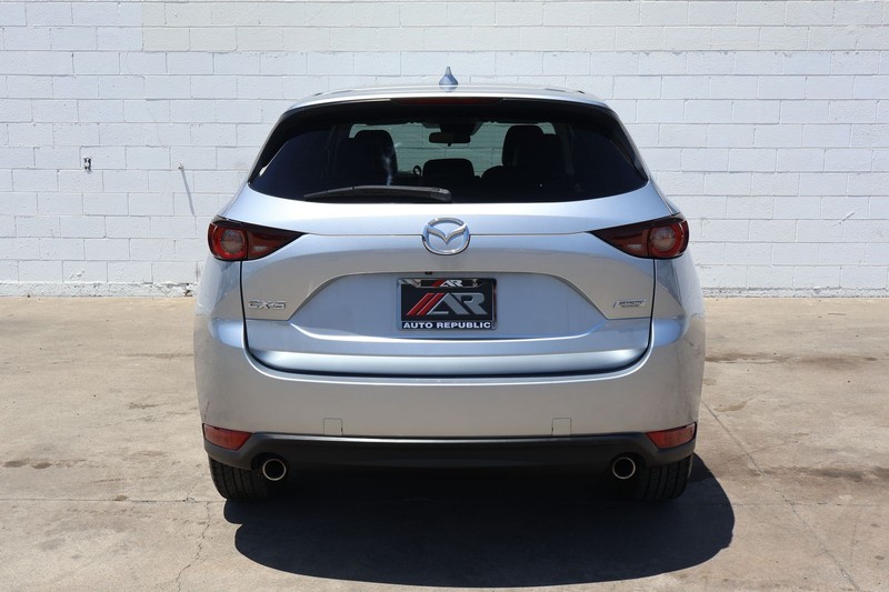 Mazda CX-5 Vehicle Full-screen Gallery Image 06