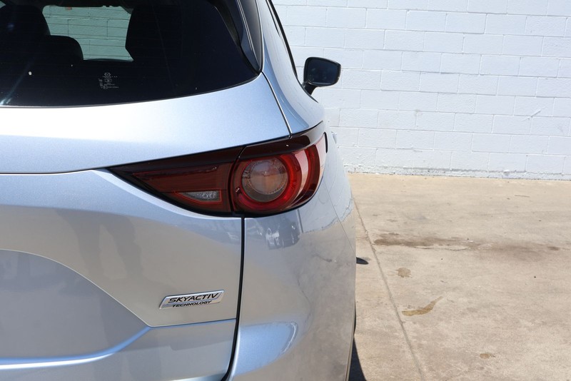 Mazda CX-5 Vehicle Full-screen Gallery Image 07