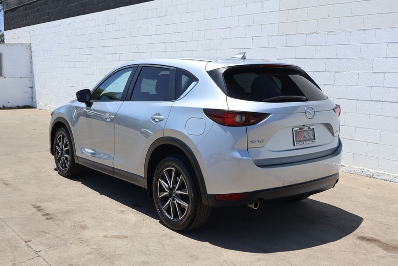 Mazda CX-5 Vehicle Full-screen Gallery Image 10