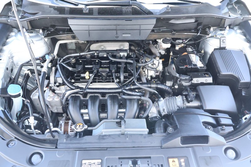 Mazda CX-5 Vehicle Full-screen Gallery Image 13