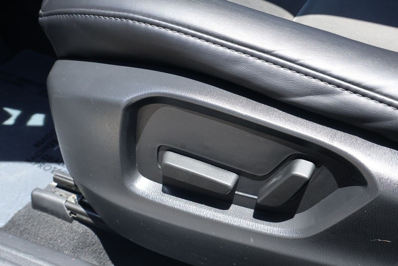 Mazda CX-5 Vehicle Full-screen Gallery Image 17