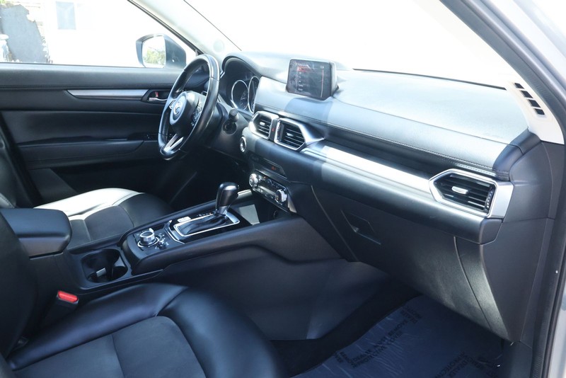 Mazda CX-5 Vehicle Full-screen Gallery Image 20