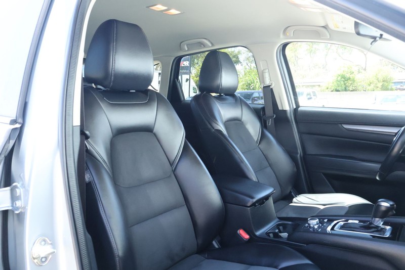 Mazda CX-5 Vehicle Full-screen Gallery Image 21