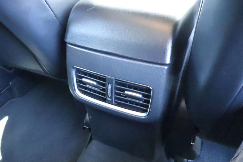 Mazda CX-5 Vehicle Full-screen Gallery Image 23