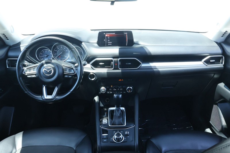 Mazda CX-5 Vehicle Full-screen Gallery Image 24