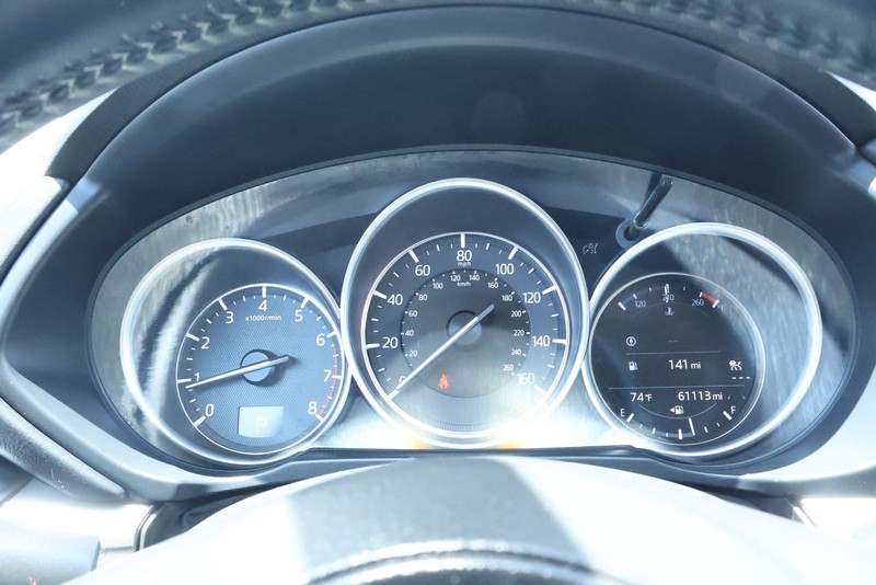 Mazda CX-5 Vehicle Full-screen Gallery Image 25