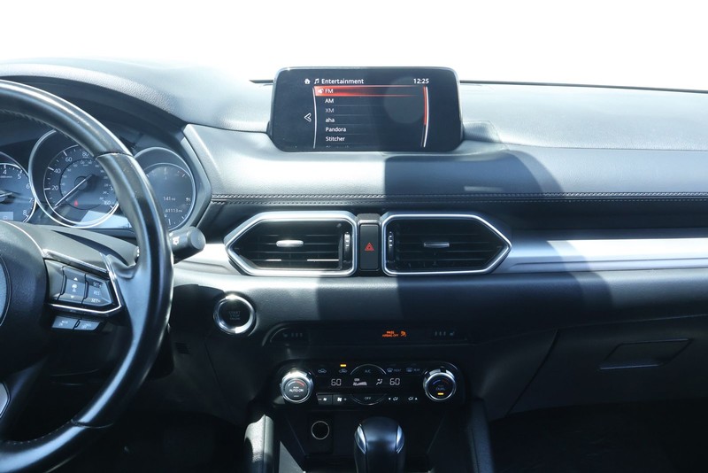Mazda CX-5 Vehicle Full-screen Gallery Image 27