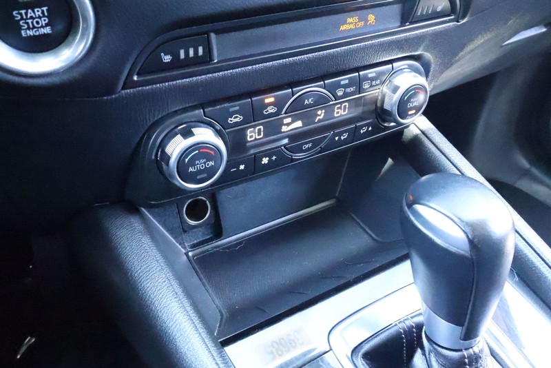 Mazda CX-5 Vehicle Full-screen Gallery Image 30