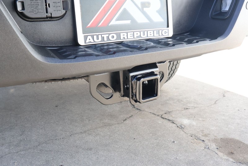 Toyota Tacoma Vehicle Full-screen Gallery Image 11