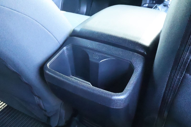 Toyota Tacoma Vehicle Full-screen Gallery Image 27