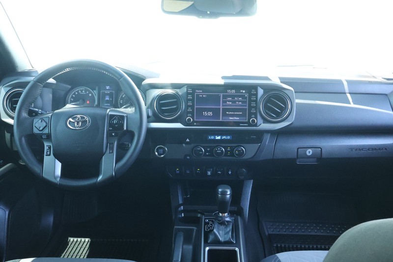 Toyota Tacoma Vehicle Full-screen Gallery Image 28