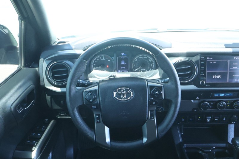 Toyota Tacoma Vehicle Full-screen Gallery Image 30