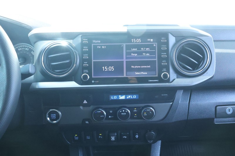 Toyota Tacoma Vehicle Full-screen Gallery Image 32
