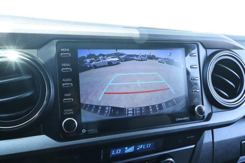 Toyota Tacoma Vehicle Full-screen Gallery Image 33