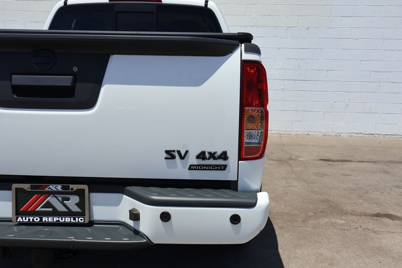 Nissan Frontier Vehicle Full-screen Gallery Image 07