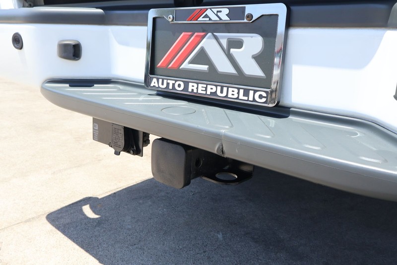 Nissan Frontier Vehicle Full-screen Gallery Image 11