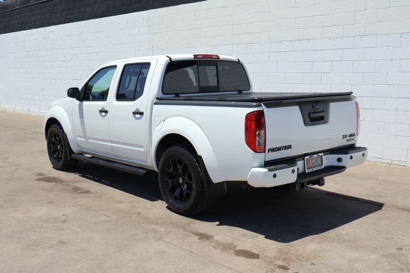 Nissan Frontier Vehicle Full-screen Gallery Image 12