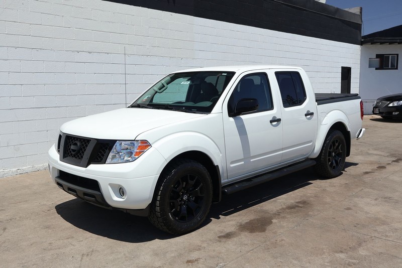 Nissan Frontier Vehicle Full-screen Gallery Image 14