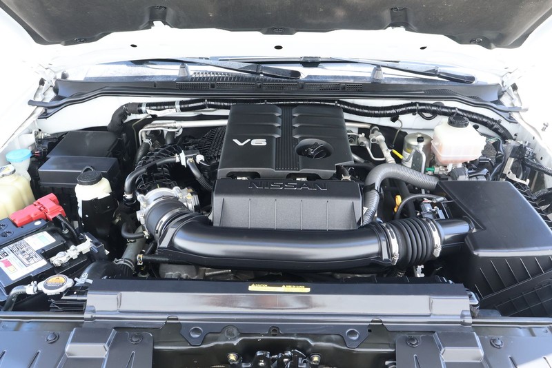 Nissan Frontier Vehicle Full-screen Gallery Image 16