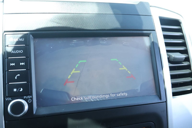 Nissan Frontier Vehicle Full-screen Gallery Image 30