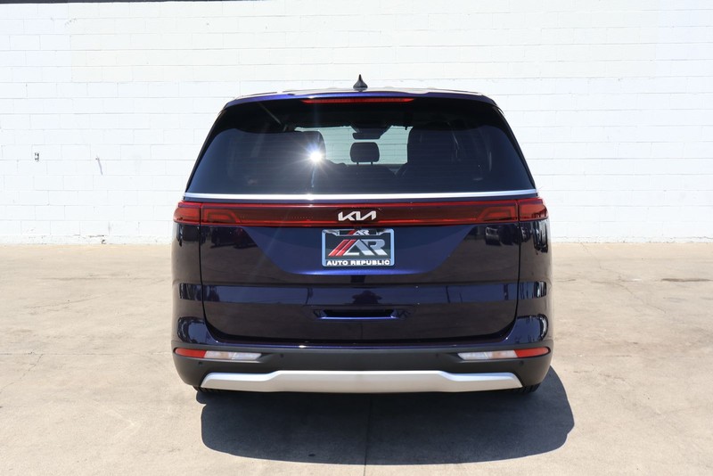 Kia Carnival Vehicle Full-screen Gallery Image 06