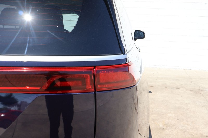 Kia Carnival Vehicle Full-screen Gallery Image 07