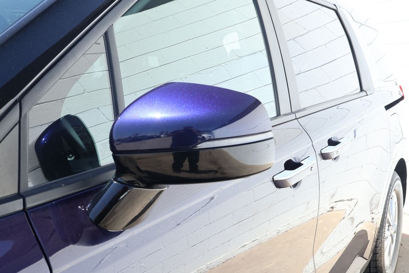 Kia Carnival Vehicle Full-screen Gallery Image 14