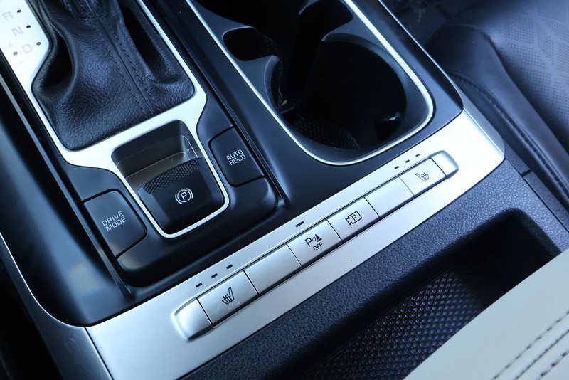 Kia Carnival Vehicle Full-screen Gallery Image 35