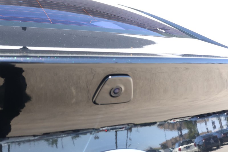 Hyundai Elantra Vehicle Full-screen Gallery Image 08