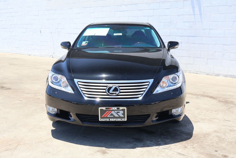 Lexus LS 460 Vehicle Full-screen Gallery Image 02