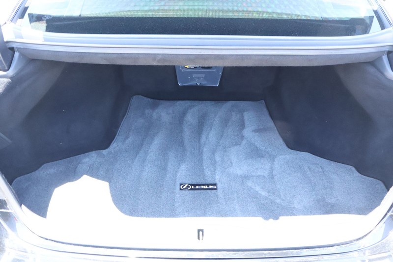 Lexus LS 460 Vehicle Full-screen Gallery Image 08