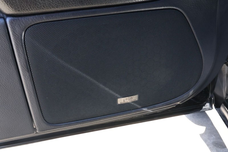 Lexus LS 460 Vehicle Full-screen Gallery Image 18