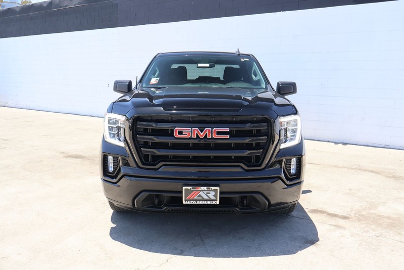 GMC Sierra 1500 Vehicle Full-screen Gallery Image 03