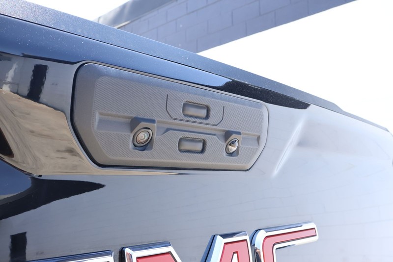 GMC Sierra 1500 Vehicle Full-screen Gallery Image 08