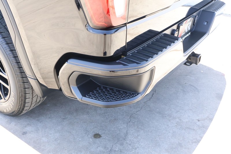GMC Sierra 1500 Vehicle Full-screen Gallery Image 13