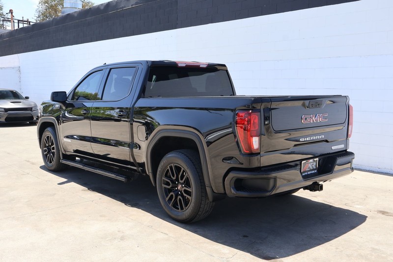 GMC Sierra 1500 Vehicle Full-screen Gallery Image 14