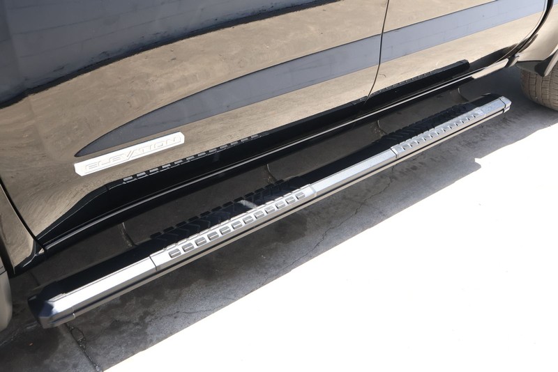 GMC Sierra 1500 Vehicle Full-screen Gallery Image 17