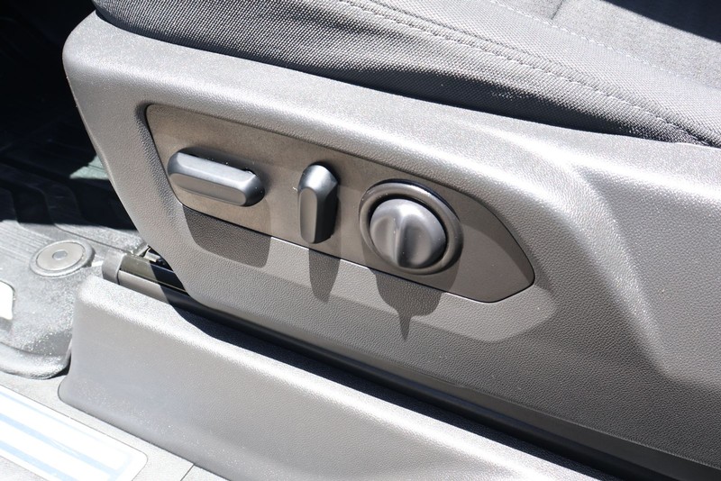 GMC Sierra 1500 Vehicle Full-screen Gallery Image 22
