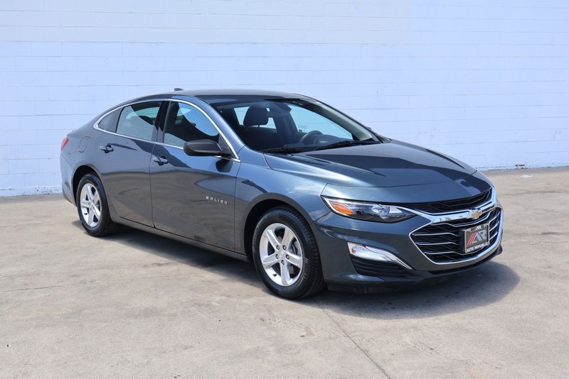 Chevrolet Malibu Vehicle Full-screen Gallery Image 01