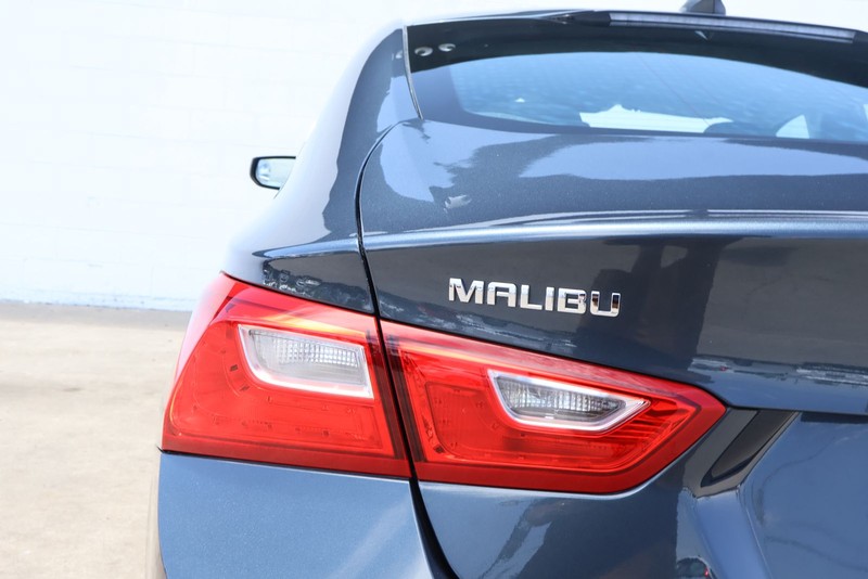 Chevrolet Malibu Vehicle Full-screen Gallery Image 07