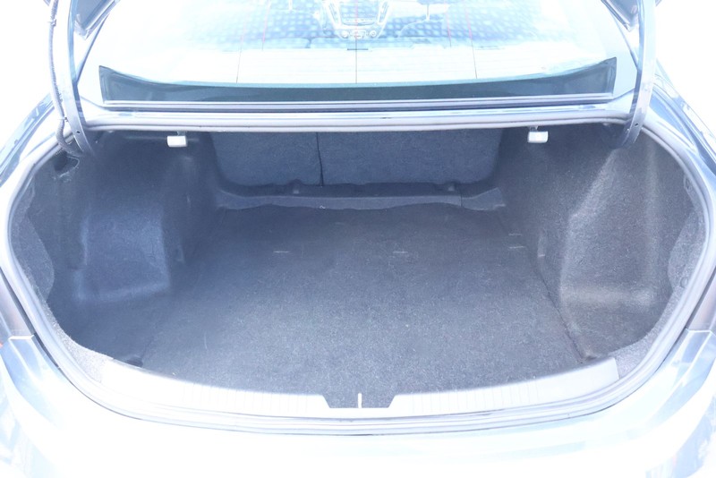 Chevrolet Malibu Vehicle Full-screen Gallery Image 09