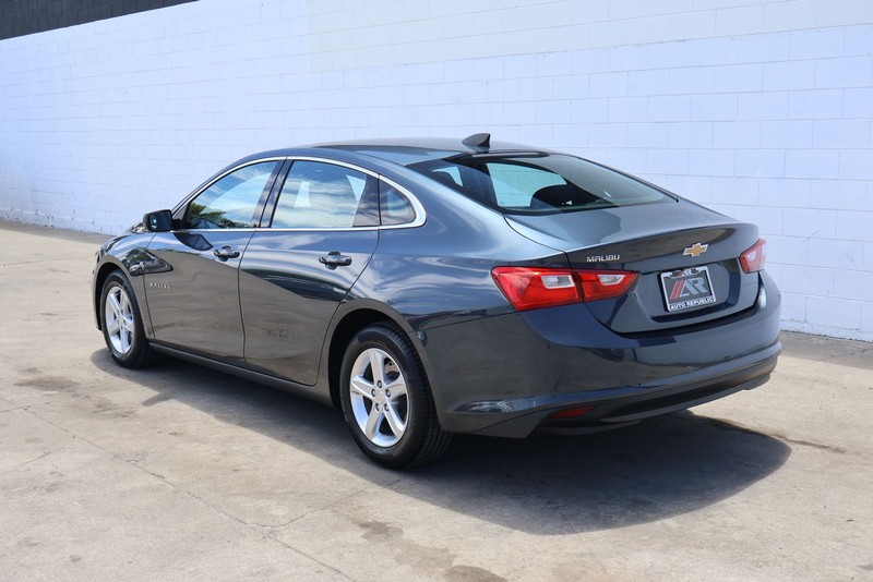 Chevrolet Malibu Vehicle Full-screen Gallery Image 10