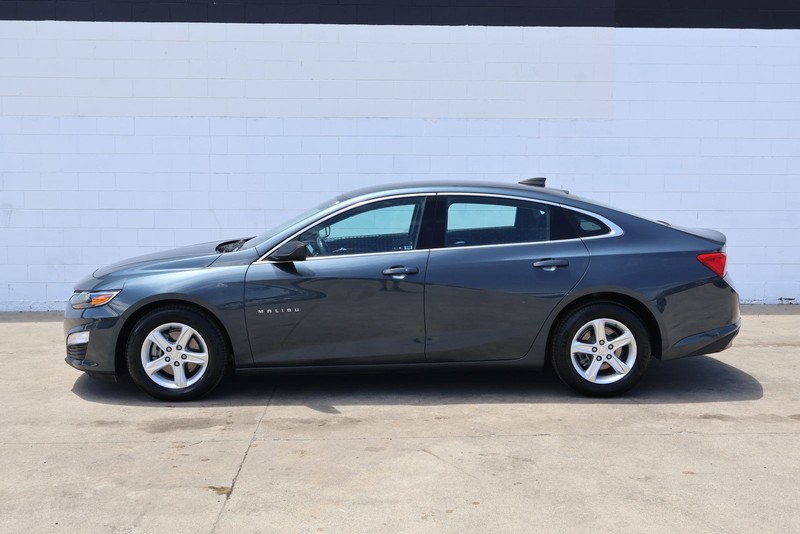 Chevrolet Malibu Vehicle Full-screen Gallery Image 11
