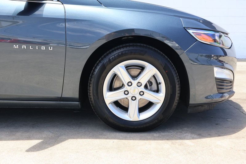 Chevrolet Malibu Vehicle Full-screen Gallery Image 14