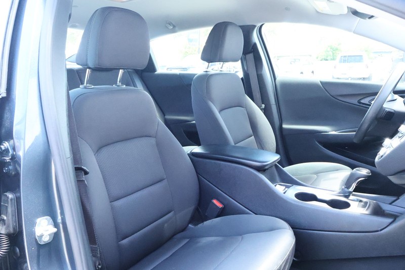 Chevrolet Malibu Vehicle Full-screen Gallery Image 20