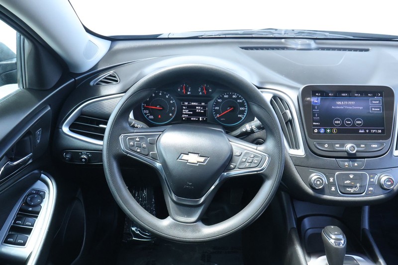 Chevrolet Malibu Vehicle Full-screen Gallery Image 24