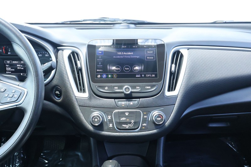 Chevrolet Malibu Vehicle Full-screen Gallery Image 25
